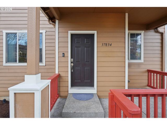 37834 SANDY HEIGHTS St, Sandy, OR 97055