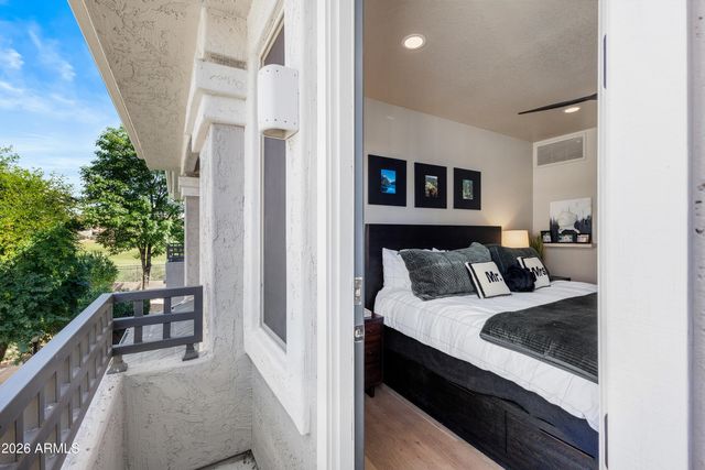 15221 N CLUBGATE Drive 2077, Scottsdale, AZ 85254