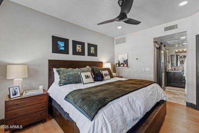 15221 N CLUBGATE Drive 2077, Scottsdale, AZ 85254