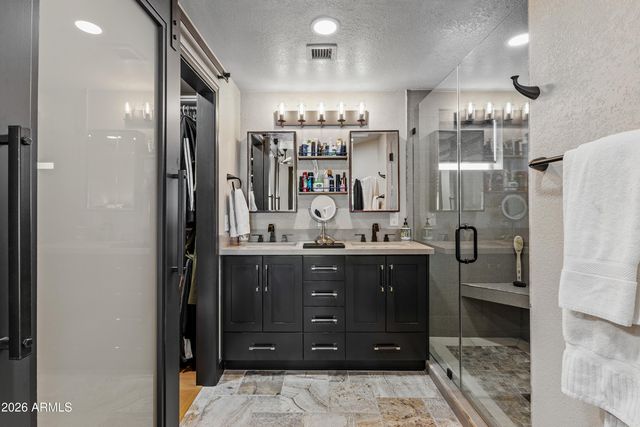 15221 N CLUBGATE Drive 2077, Scottsdale, AZ 85254