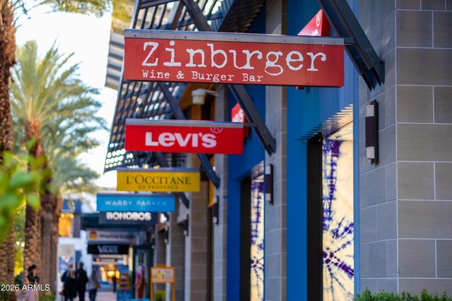 15221 N CLUBGATE Drive 2077, Scottsdale, AZ 85254