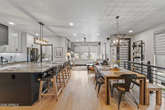 15221 N CLUBGATE Drive 2077, Scottsdale, AZ 85254