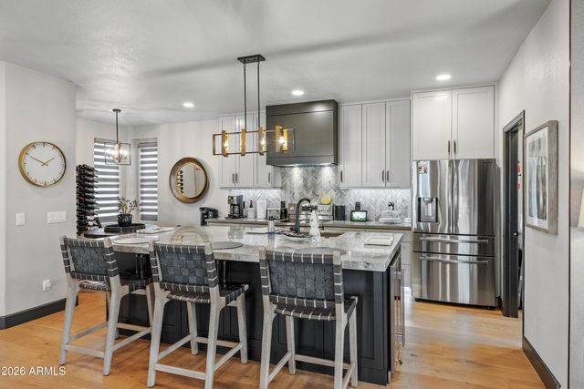 15221 N CLUBGATE Drive 2077, Scottsdale, AZ 85254