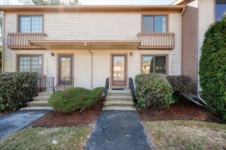 489 Turnpike Street 42, Easton, MA 02375