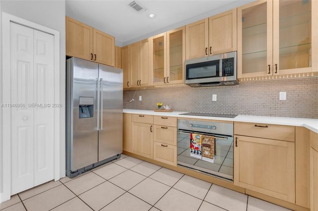 5400 NW 107th Ave 401, Doral, FL 33178