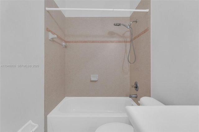 5400 NW 107th Ave 401, Doral, FL 33178