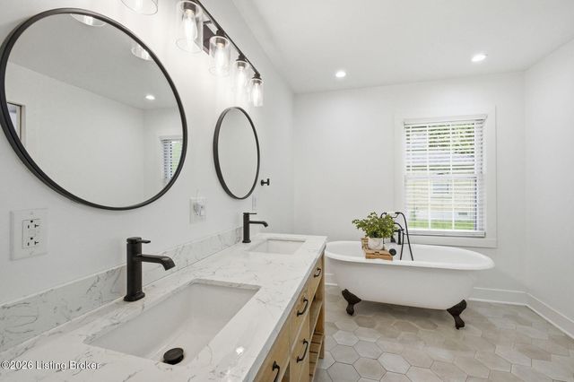 2808 Arden Rd, Louisville, KY 40220