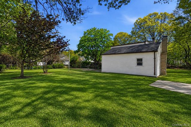 54 Linden Lane, Shirley, NY 11967