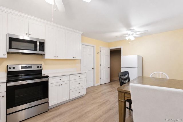 54 Linden Lane, Shirley, NY 11967