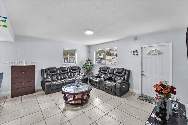 900 N 70th Ave, Hollywood, FL 33024
