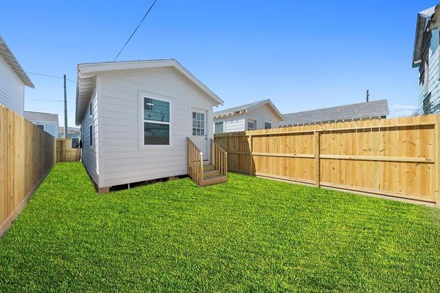 708 38th Street, Galveston, TX 77550