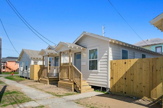 708 38th Street, Galveston, TX 77550