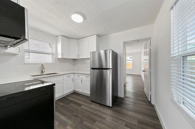 708 38th Street, Galveston, TX 77550