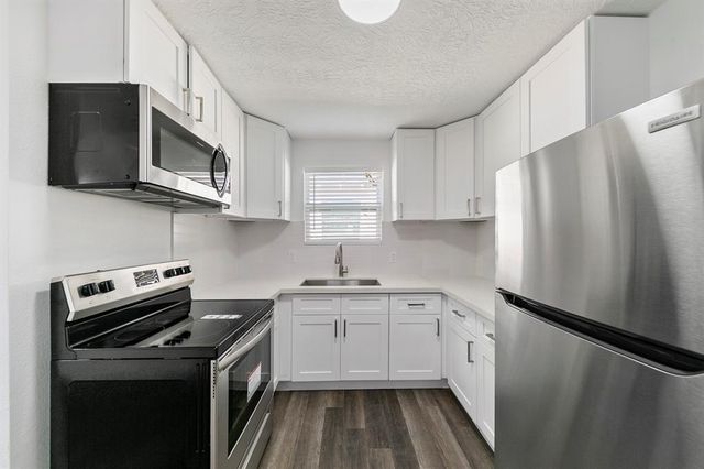 708 38th Street, Galveston, TX 77550