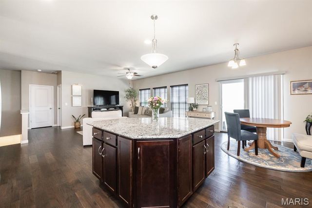 804 Bluff Ridge Ln Lane, Shiloh, IL 62221