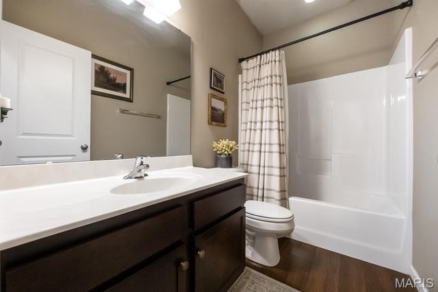 804 Bluff Ridge Ln Lane, Shiloh, IL 62221