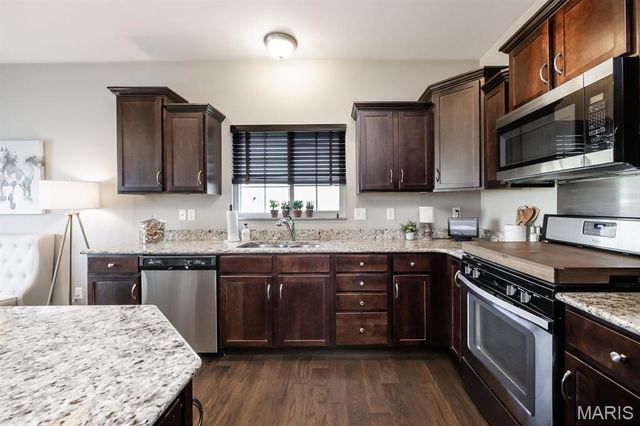 804 Bluff Ridge Ln Lane, Shiloh, IL 62221