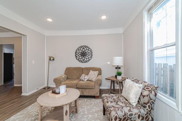 1711 NE 22nd Avenue NE, Minneapolis, MN 55418