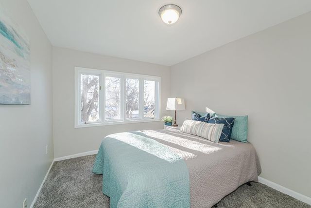 1711 NE 22nd Avenue NE, Minneapolis, MN 55418