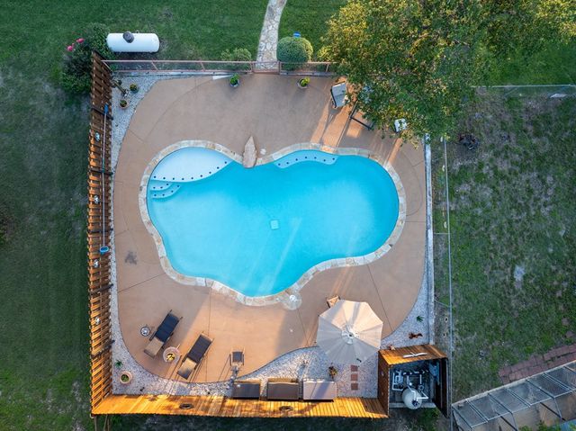 3273 Privilege Creek Rd, Pipe Creek, TX 78063