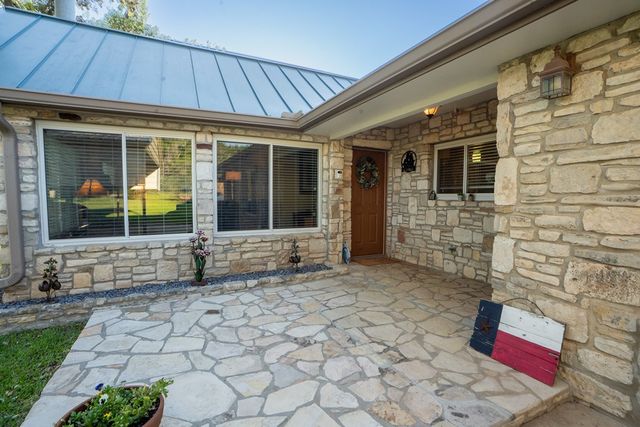 3273 Privilege Creek Rd, Pipe Creek, TX 78063