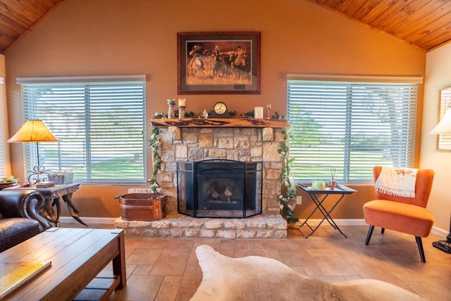 3273 Privilege Creek Rd, Pipe Creek, TX 78063