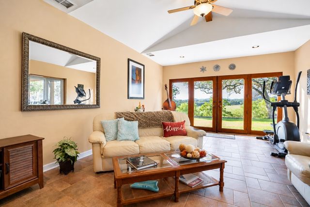 3273 Privilege Creek Rd, Pipe Creek, TX 78063