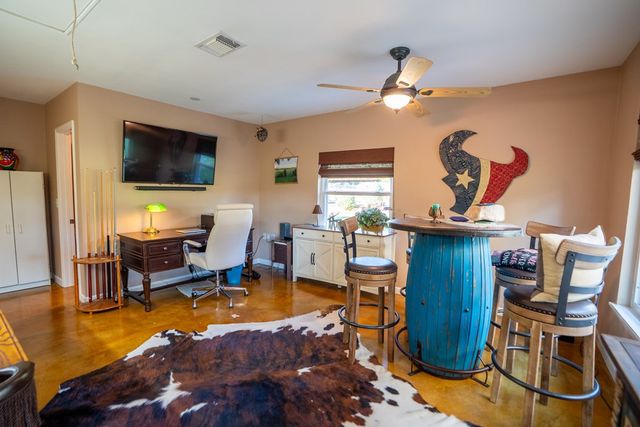 3273 Privilege Creek Rd, Pipe Creek, TX 78063