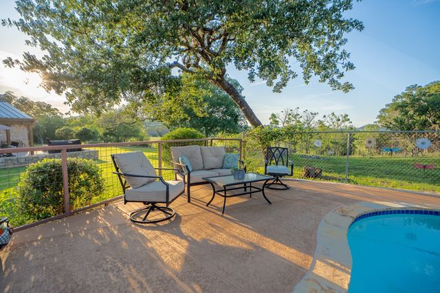 3273 Privilege Creek Rd, Pipe Creek, TX 78063