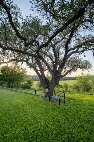 3273 Privilege Creek Rd, Pipe Creek, TX 78063