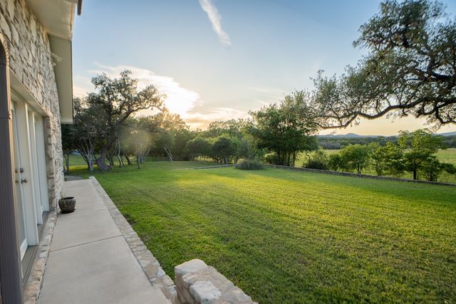 3273 Privilege Creek Rd, Pipe Creek, TX 78063