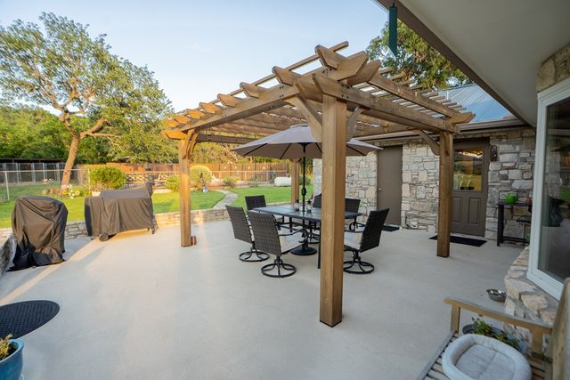 3273 Privilege Creek Rd, Pipe Creek, TX 78063