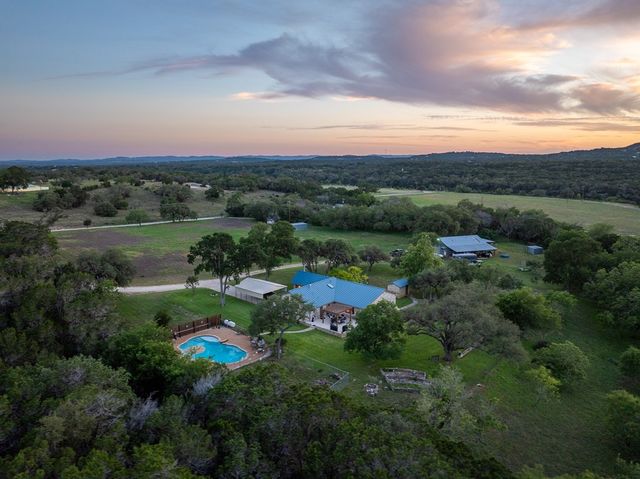 3273 Privilege Creek Rd, Pipe Creek, TX 78063