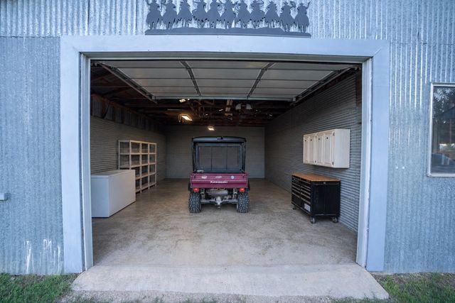 3273 Privilege Creek Rd, Pipe Creek, TX 78063