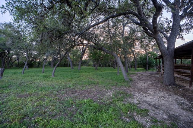 3273 Privilege Creek Rd, Pipe Creek, TX 78063