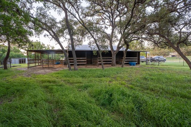 3273 Privilege Creek Rd, Pipe Creek, TX 78063