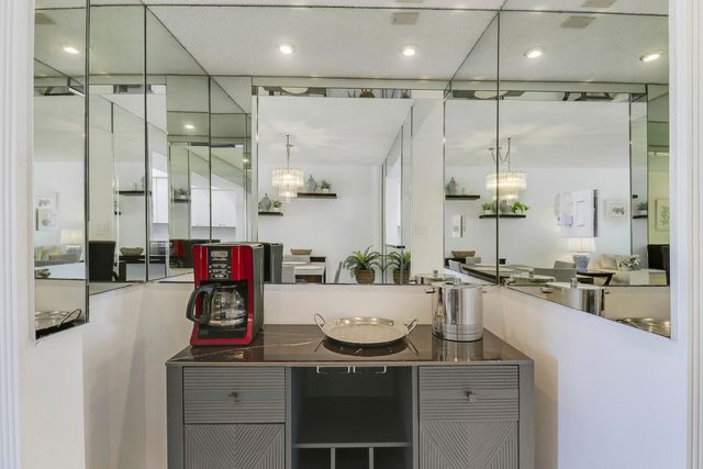 5121 Oak Hill Lane 412, Delray Beach, FL 33484