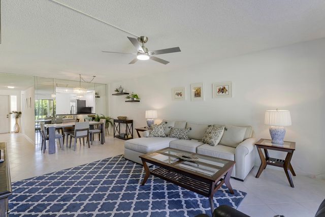 5121 Oak Hill Lane 412, Delray Beach, FL 33484