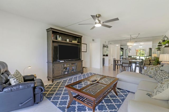 5121 Oak Hill Lane 412, Delray Beach, FL 33484