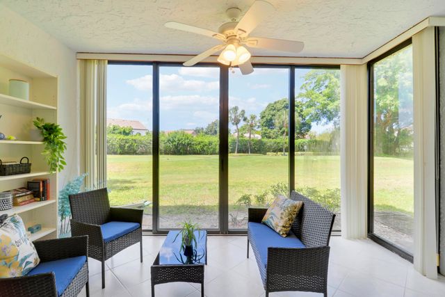 5121 Oak Hill Lane 412, Delray Beach, FL 33484