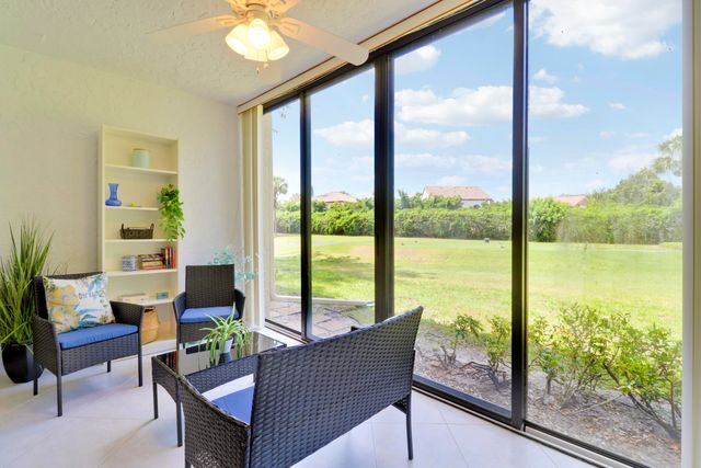 5121 Oak Hill Lane 412, Delray Beach, FL 33484