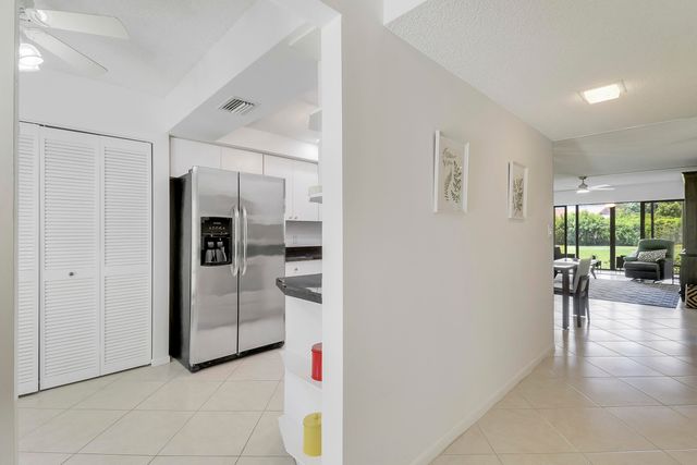 5121 Oak Hill Lane 412, Delray Beach, FL 33484