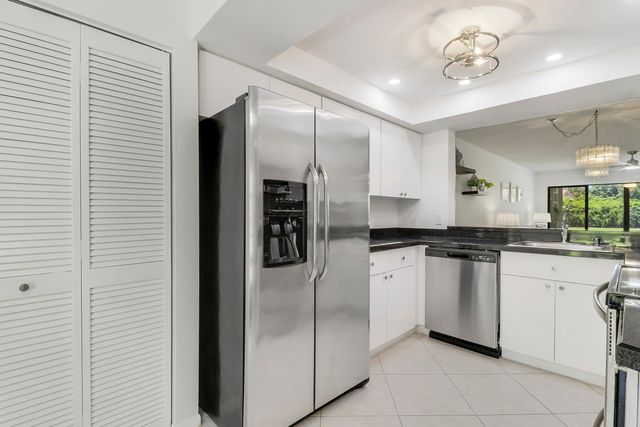 5121 Oak Hill Lane 412, Delray Beach, FL 33484