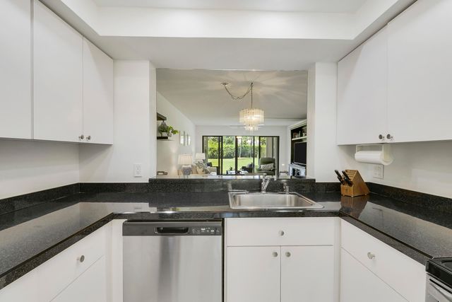 5121 Oak Hill Lane 412, Delray Beach, FL 33484