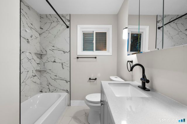 3 Highview Lane, New Haven, CT 06513