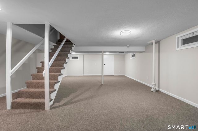 3 Highview Lane, New Haven, CT 06513