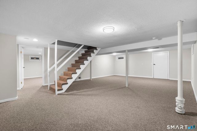 3 Highview Lane, New Haven, CT 06513