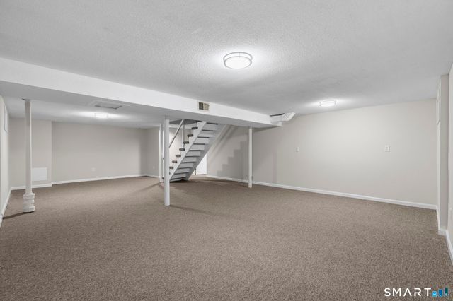 3 Highview Lane, New Haven, CT 06513