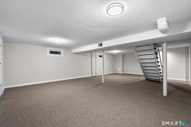 3 Highview Lane, New Haven, CT 06513