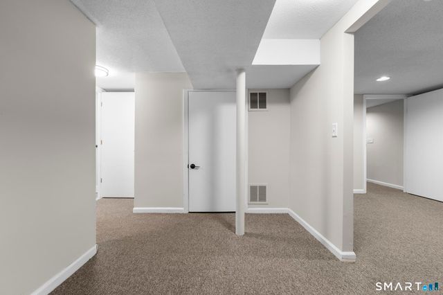 3 Highview Lane, New Haven, CT 06513